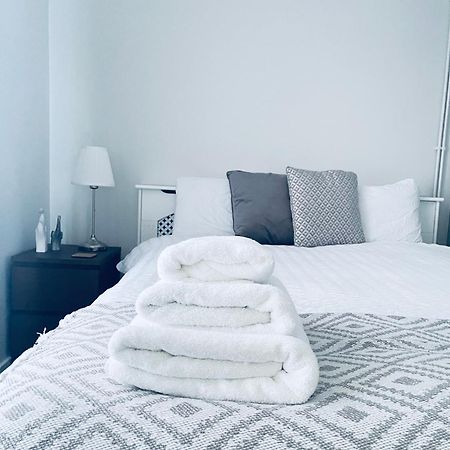Small Doble, Shared House Filton Δωμάτιο φωτογραφία