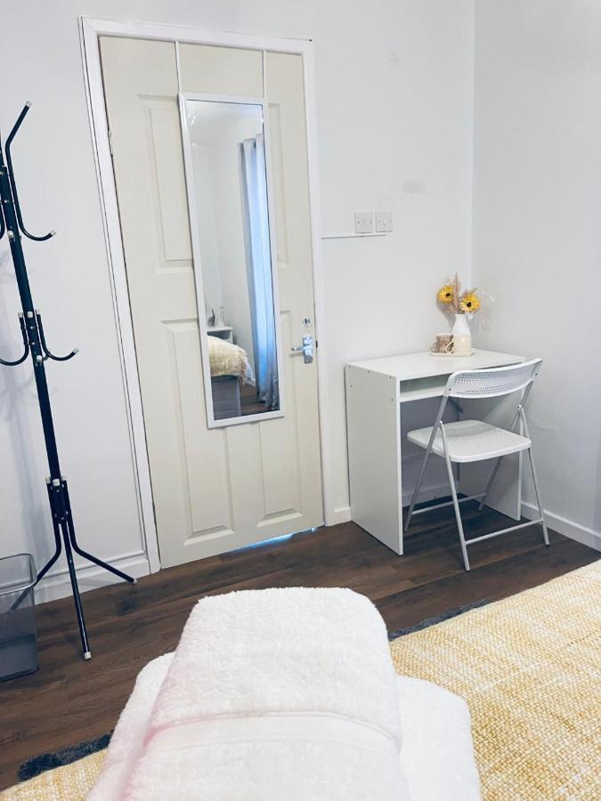Small Doble, Shared House Filton Εξωτερικό φωτογραφία